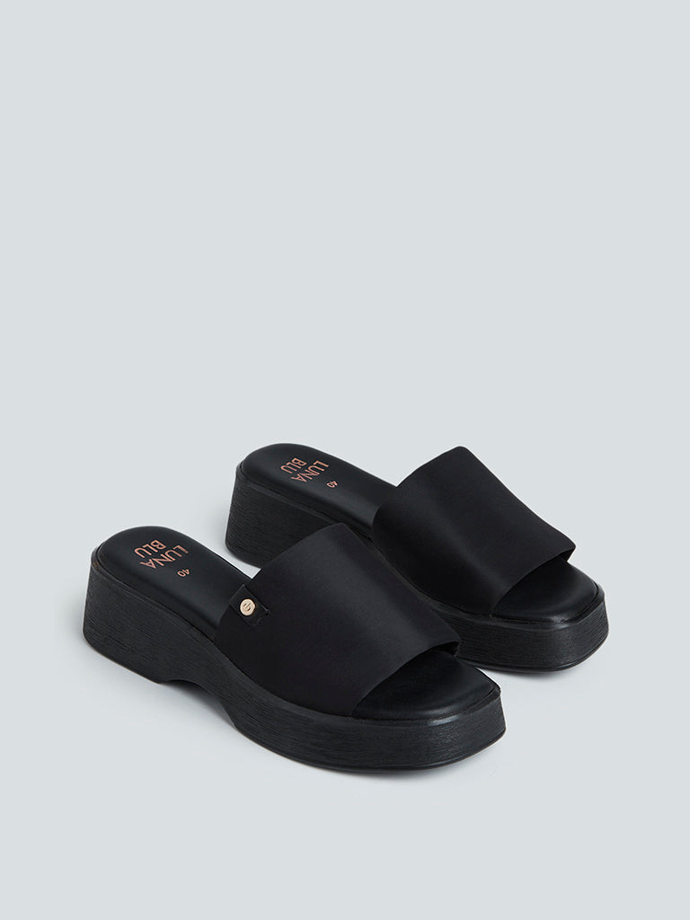 LUNA BLU Black Platform Sandals